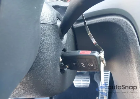 2018 Volkswagen Passat 2.0T R-Line/2.0T S z USA, uszkodzony, nr VIN 1VWAA7A30JC028381